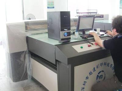 浙(zhe)江玻(bo)璃衣(yi)櫃(gui)門(men)噴(pen)繪機(ji) 行業革(ge)新(xin)與設備(bei)選(xuan)購指南(nan)